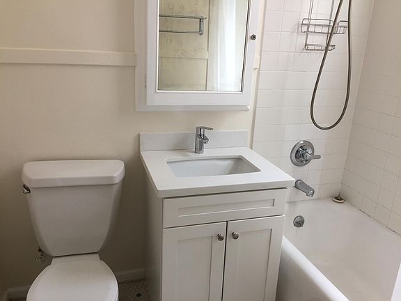 5th image of 3336 Laguna St APT 204