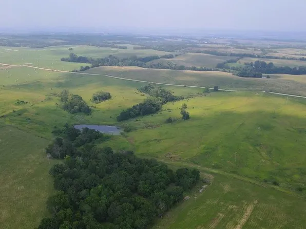 A Hwy, Ridgeway, MO 64481