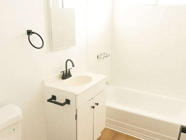 15944 Vermont Ave #19 — Photo 10