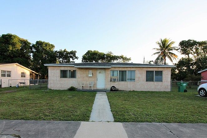 1st image of 1300 NW 189th Ter