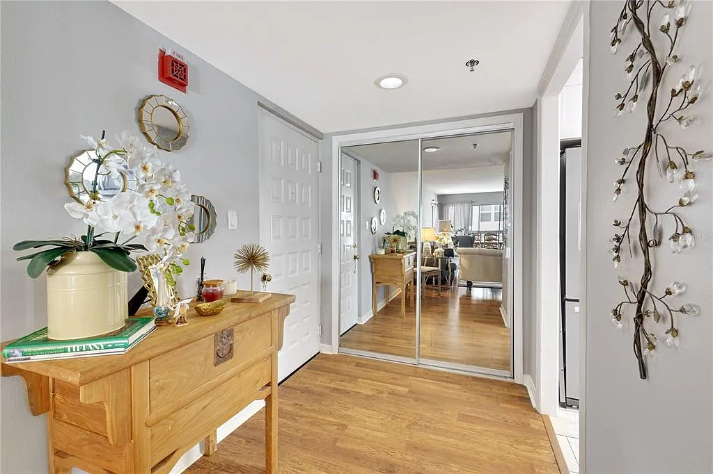 2 bed, 2.0 bath, 1270 sqft, $2,495 — Photo 3