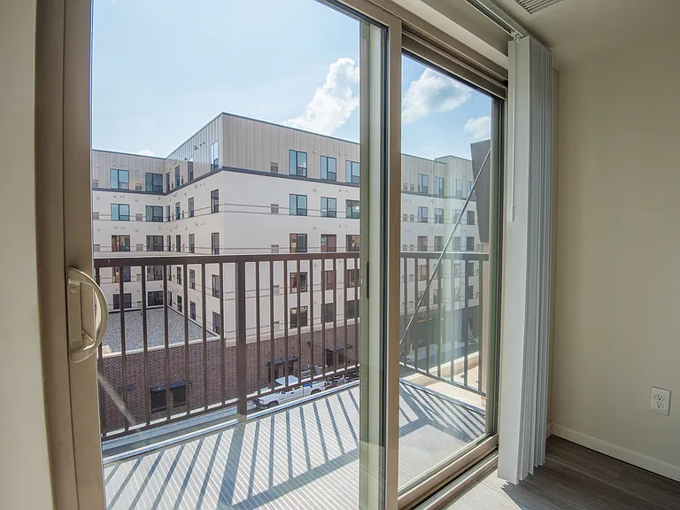1st Avenue Flats — Photo 7