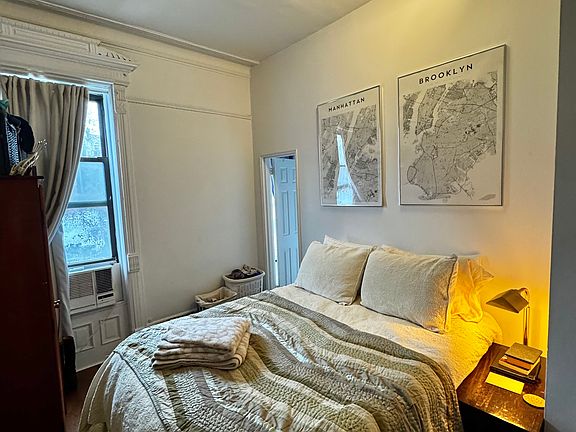 5th image of 411 Park Pl APT 2