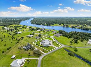 5271 River Blossom Ln, Labelle, FL 33935