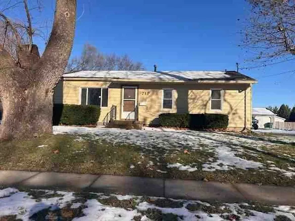711 4th St SE, Altoona, IA 50009