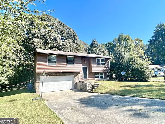 3rd image of 2877 SW Woodburn Ct