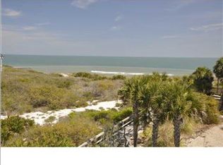 1736 Lilac Ln, Saint George Island, FL 32328