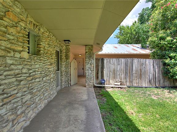 3rd image of 8204 Exmoor Dr #B