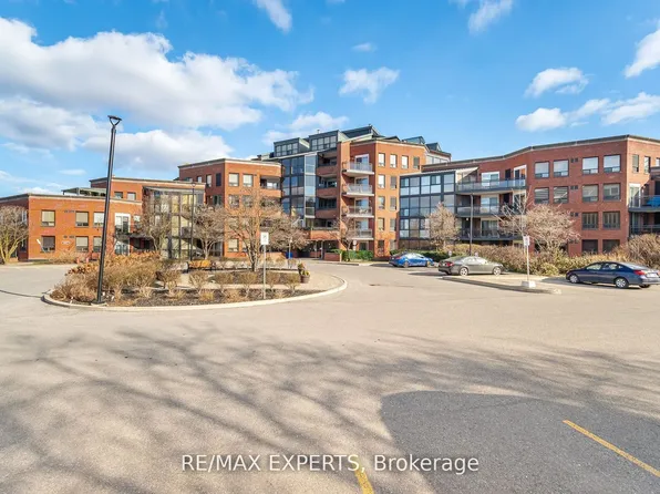 100 Arbors Ln #305, Vaughan, ON L4L 7G4