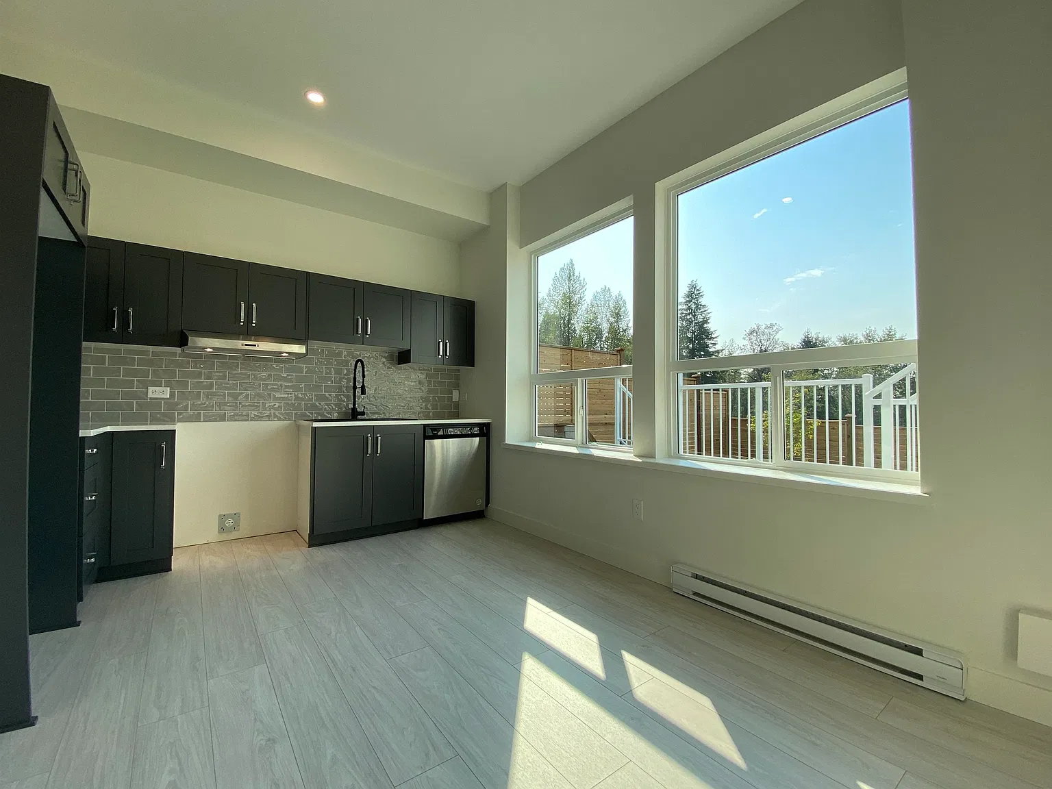 1 bed, 768 sqft, $1,600 — Photo 3
