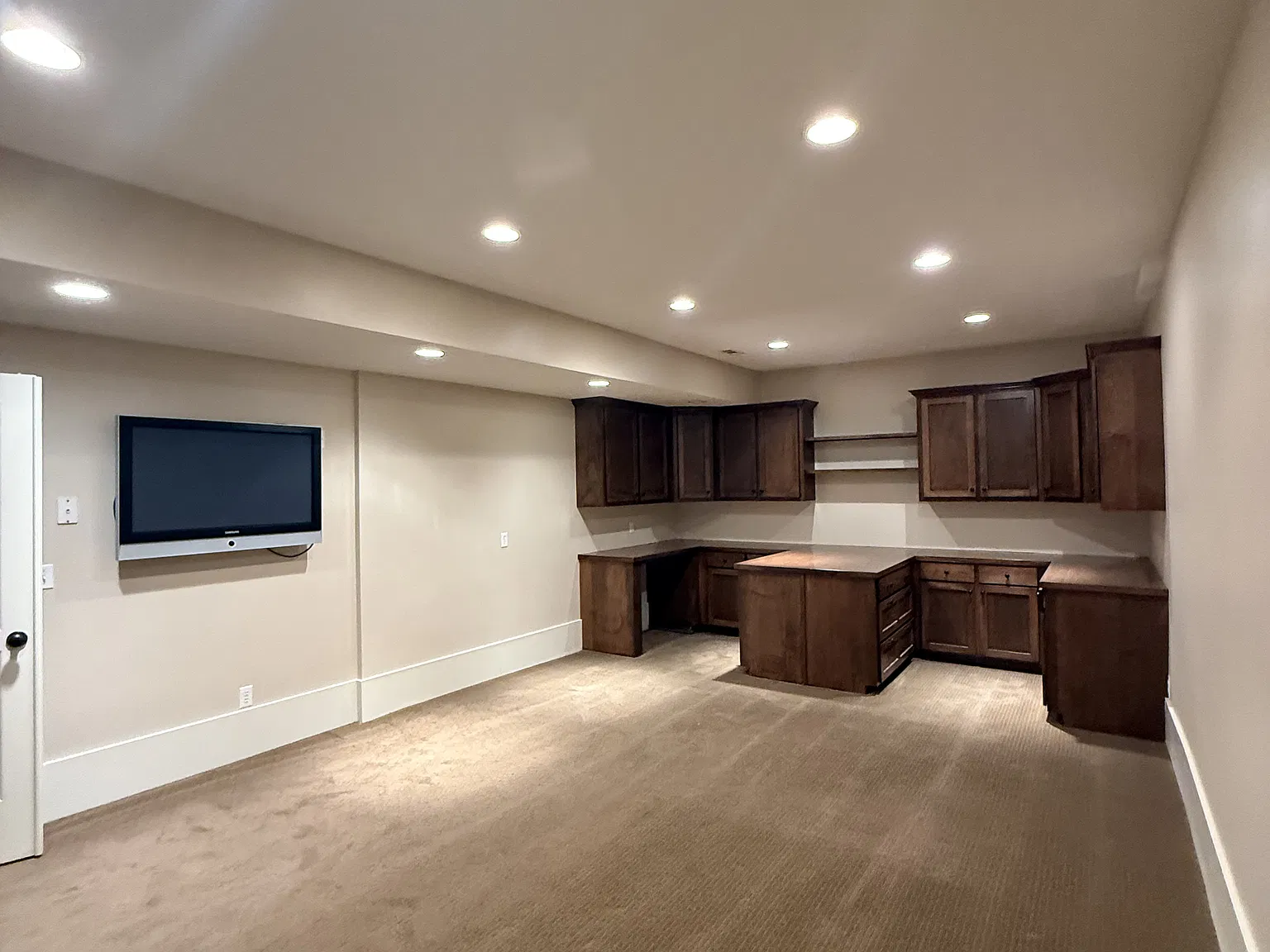 5 bed, 5635 sqft, $5,000 — Photo 4