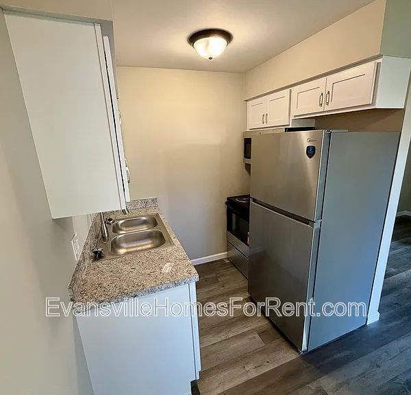 430 S Bosse Ave — Photo 3