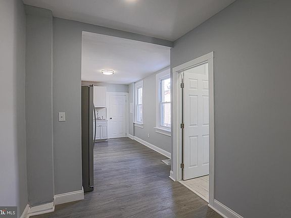 4th image of 304 S Franklintown Rd