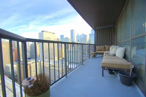 10 E Ontario St #2101 Photo 1