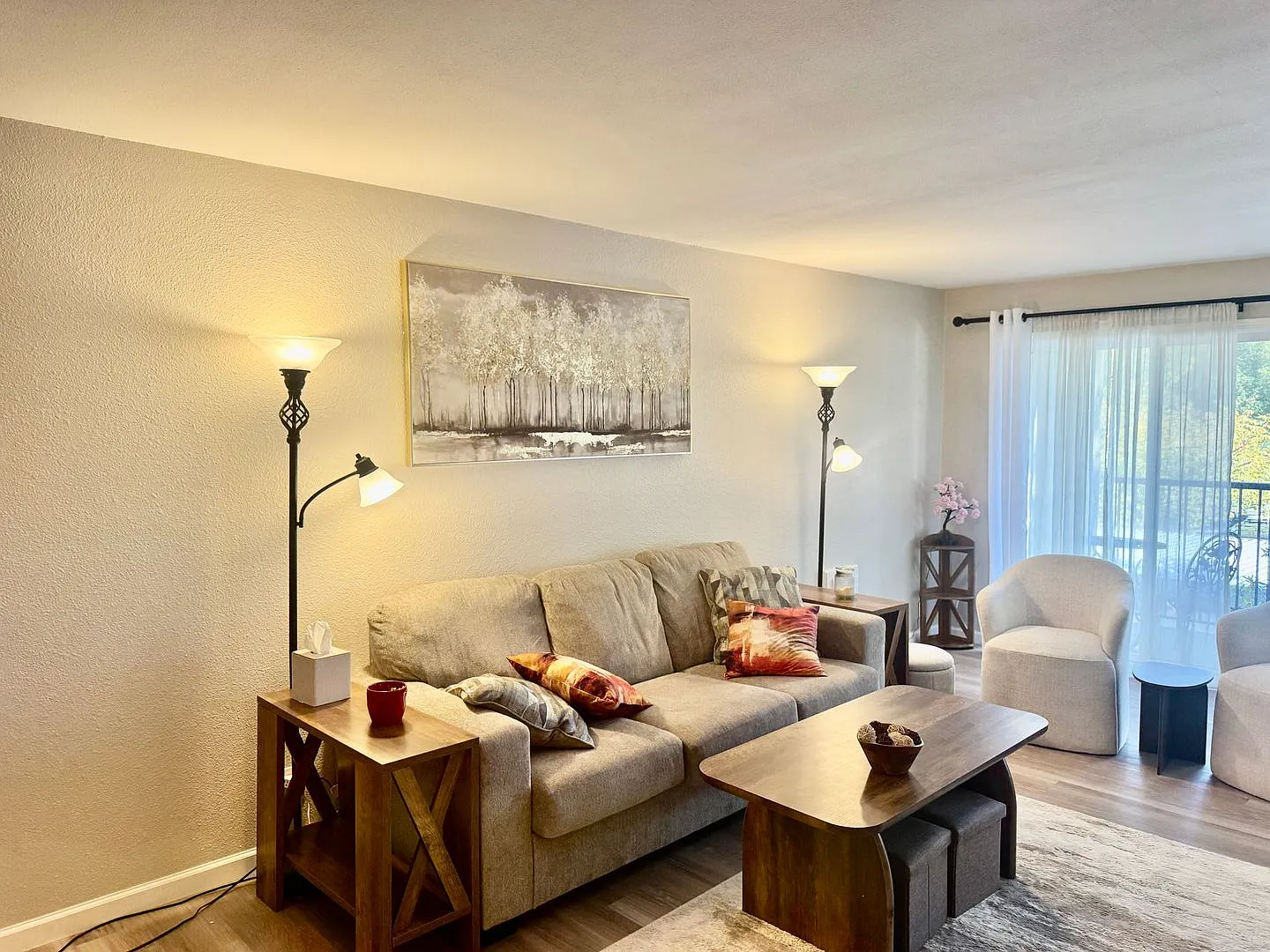 Bellevue Condo — Photo 3