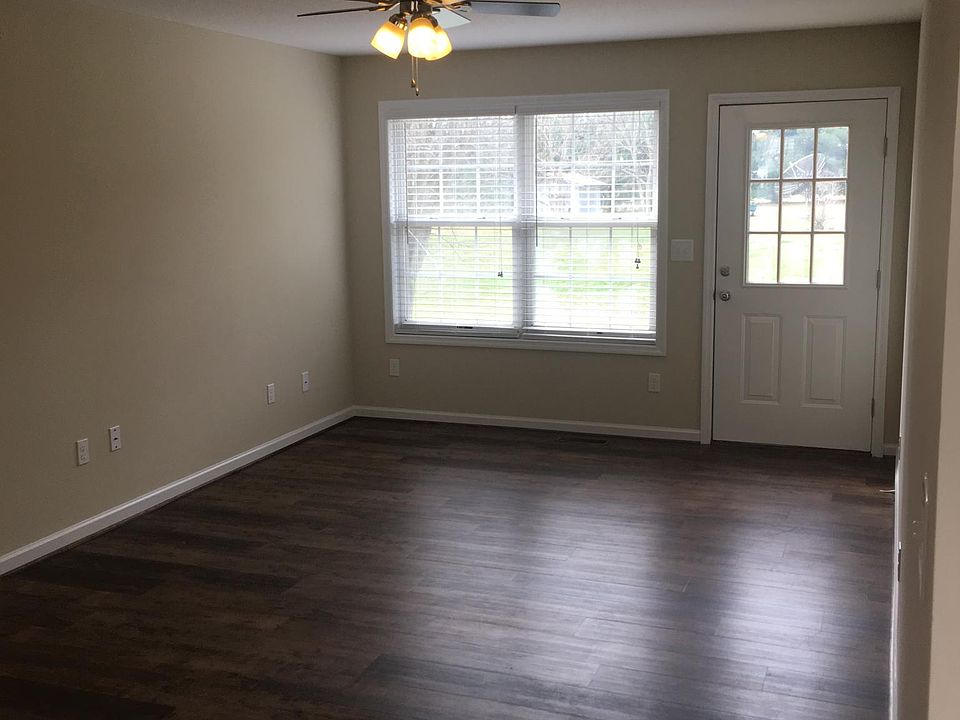 2nd image of 25 Carol Ln #2