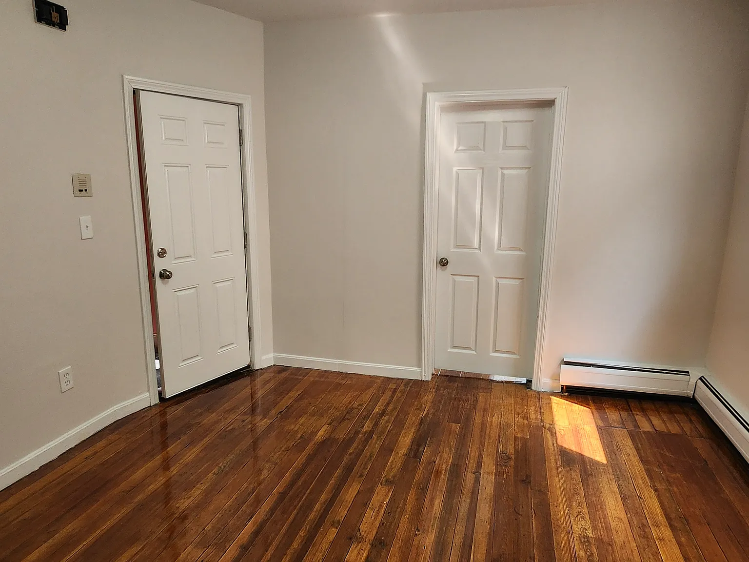 2 bed, 900 sqft, $2,800 — Photo 3