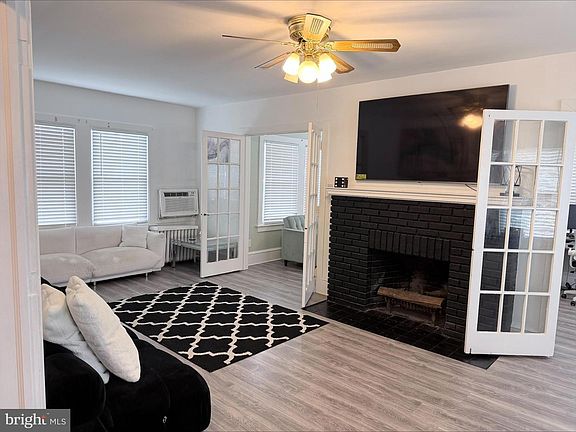 2nd image of 283 W Commerce Ext