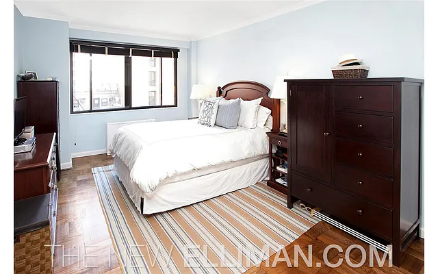 Sold by Douglas Elliman | media 21