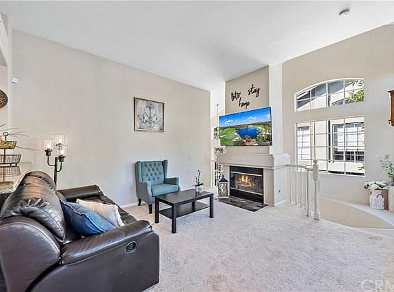 3rd image of 61 Wisteria Pl
