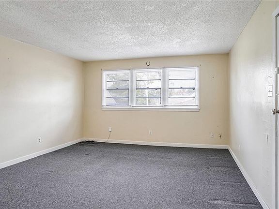 3rd image of 5318-20 General Diaz St