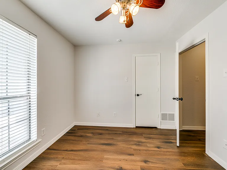 6611 Mimms Dr — Photo 18