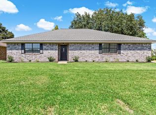 106 Robin Ave, Bridge City, TX 77611