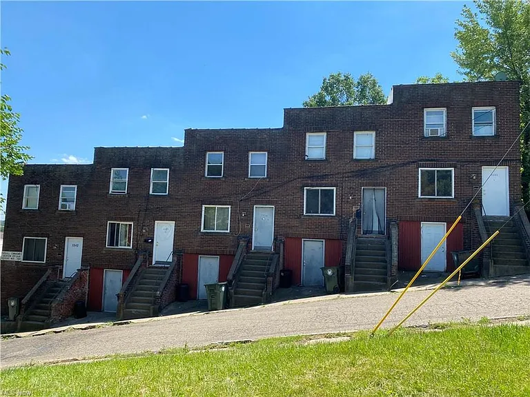 1534 Parkhill Pl NE — Photo 1