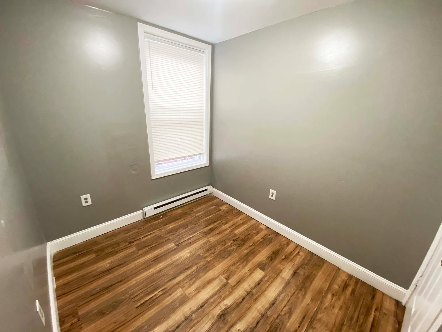 2 bed, $999 — Photo 4