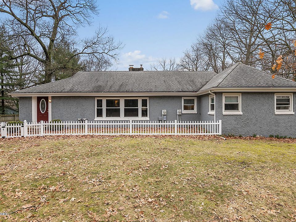 1st image of 7036 Lovers Ln