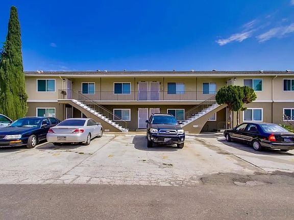 4th image of 4902-12 67th St