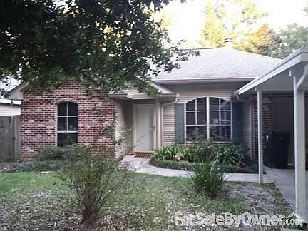 Front Of House
						:
						Great Shade w/mature tree out front