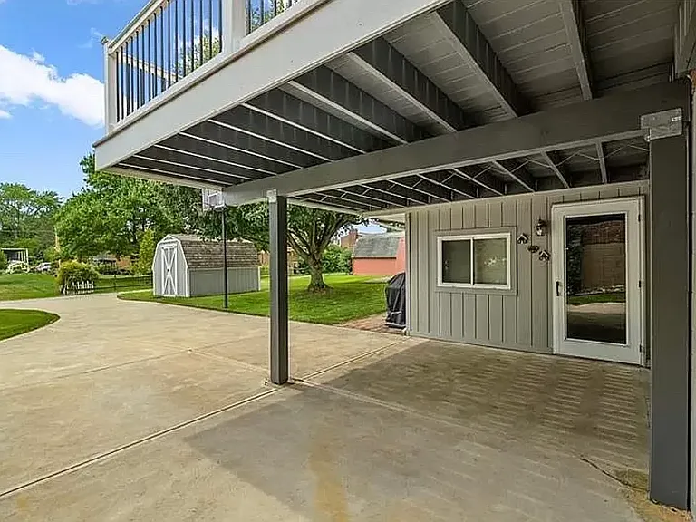1308 Chaplin St — Photo 5