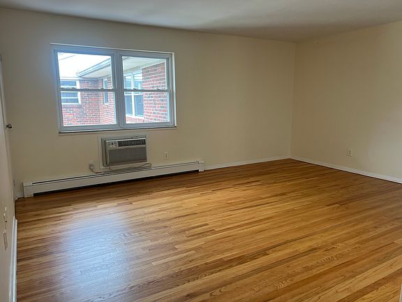 5th image of 275 River Rd