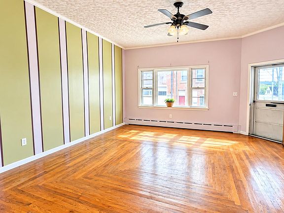 3rd image of 501 Lytle St