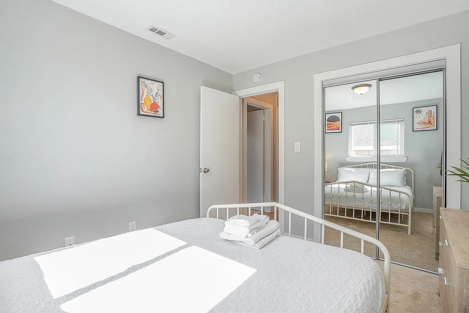 2 bed, 750 sqft, $1,700 — Photo 4