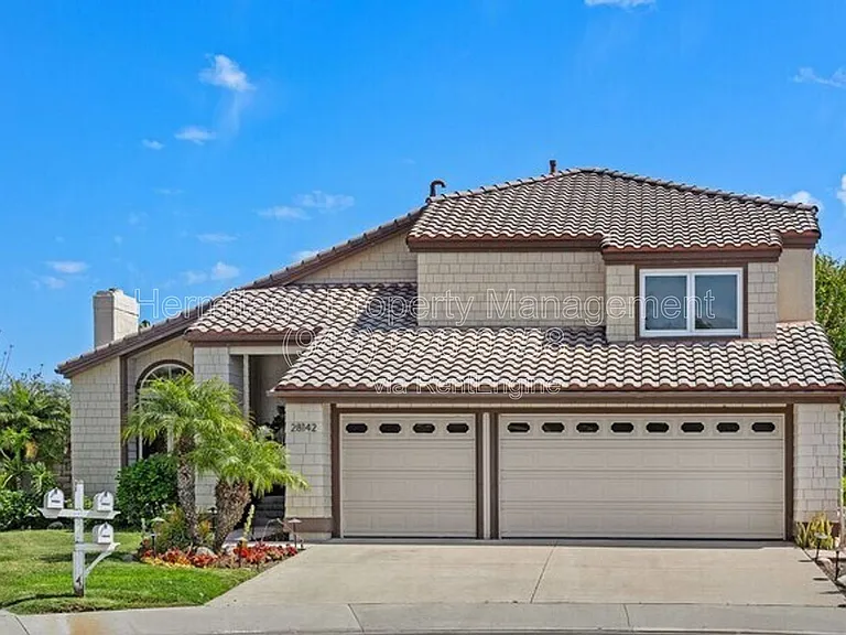 28142 Ambar — Photo 1
