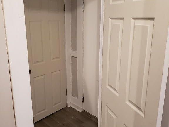 4th image of 952 Emerson Ave
