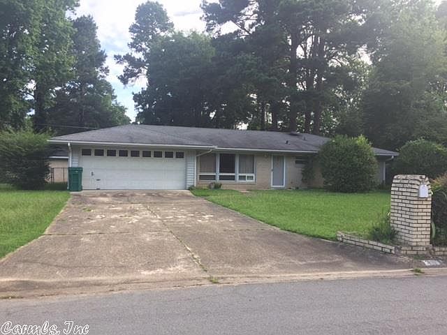 1st image of 301 Steve Dr