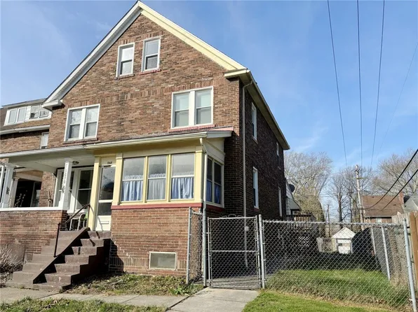 1068 Priestley Ave, Erie, PA 16511