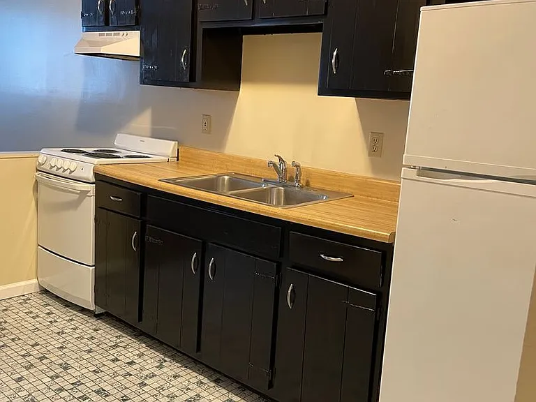 3116 Court Street — Photo 2