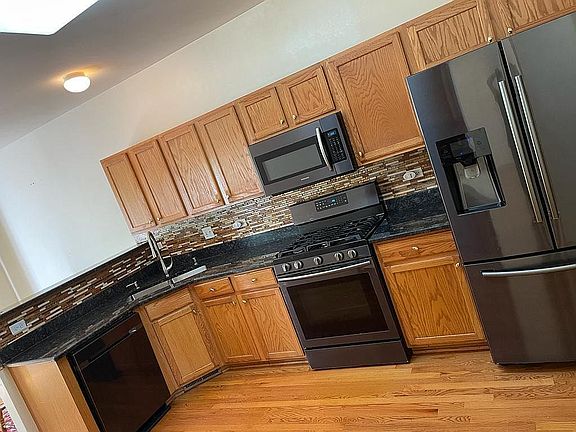 4th image of 437 Jamestown Ct