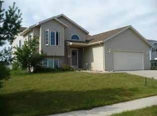 1402 5th St NW, Kasson, MN 55944