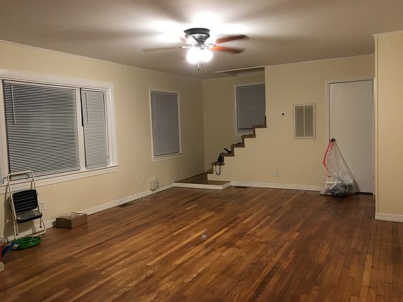 2nd image of 563 Bellwood Rd