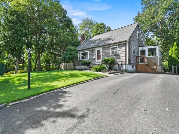 301 Cambo St, Brockton, MA 02301