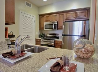 3250 Market St APT 224, Riverside, CA 92501