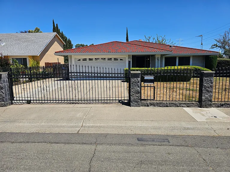 6633 Villa Juares Cir — Photo 1