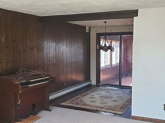 5th image of 62 Willard Ave