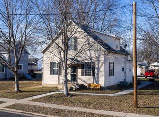 977 N 5th St, Breese, IL 62230