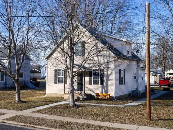 977 N 5th St, Breese, IL 62230